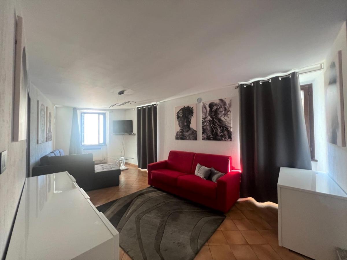 Apartment In Central Square With Lake View Lenno Eksteriør billede